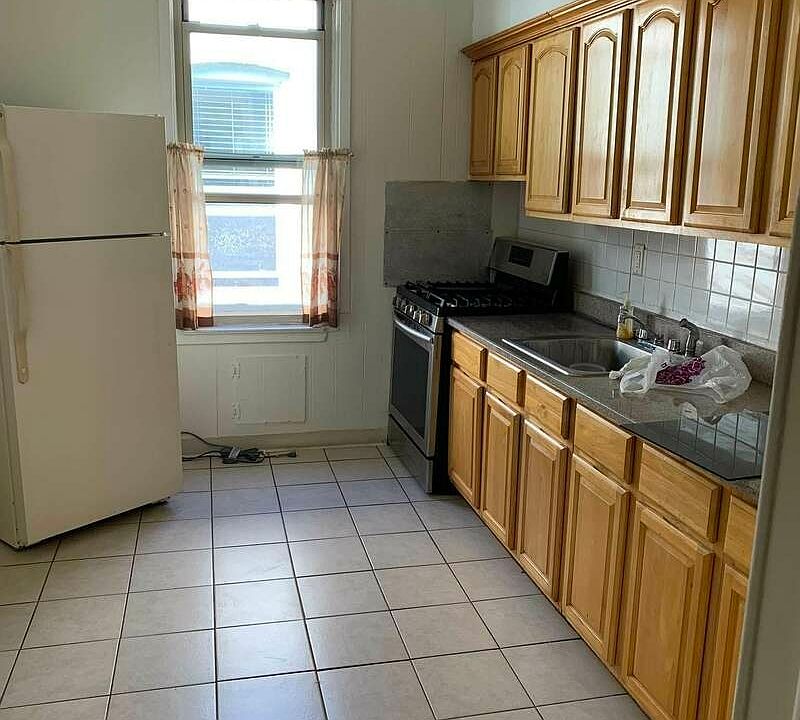 1st image of 21-17 29th Ave #2