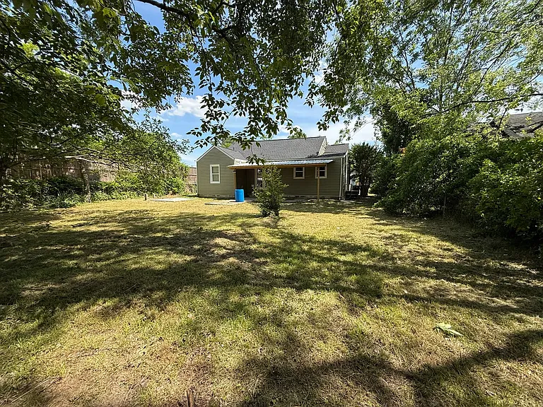 1505 Truman Ave — Photo 13