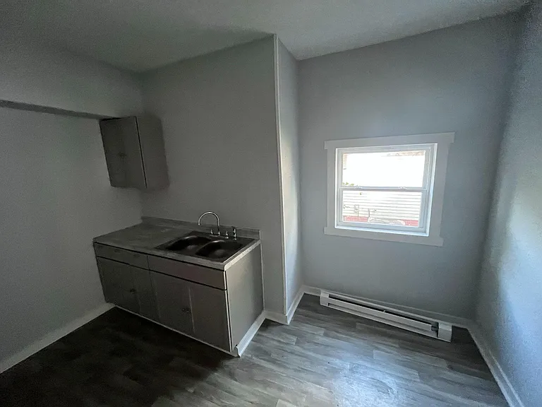 640 Jefferson Ave — Photo 5