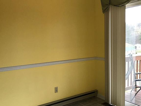 5th image of 109 Foxborough St