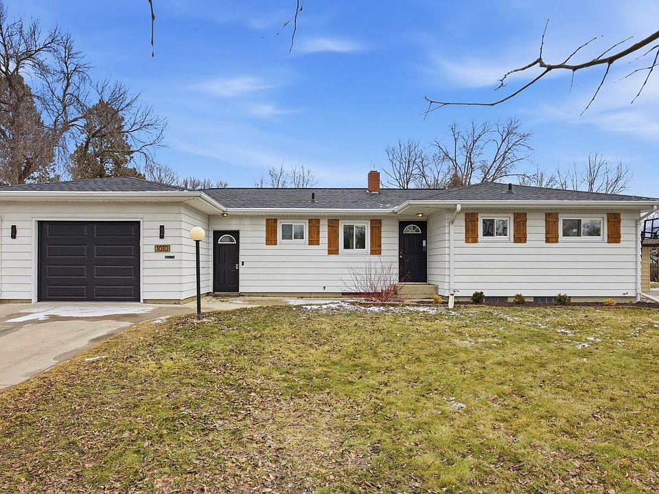 1st image of 1010 River Dr
