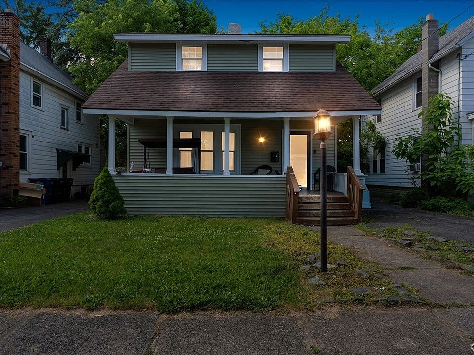 1st image of 122 Cortland Pl
