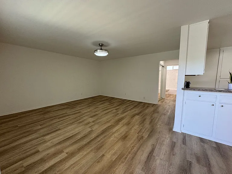20317 Saticoy St — Photo 23