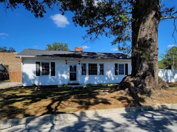 1220 Pamlico St, Washington, NC 27889