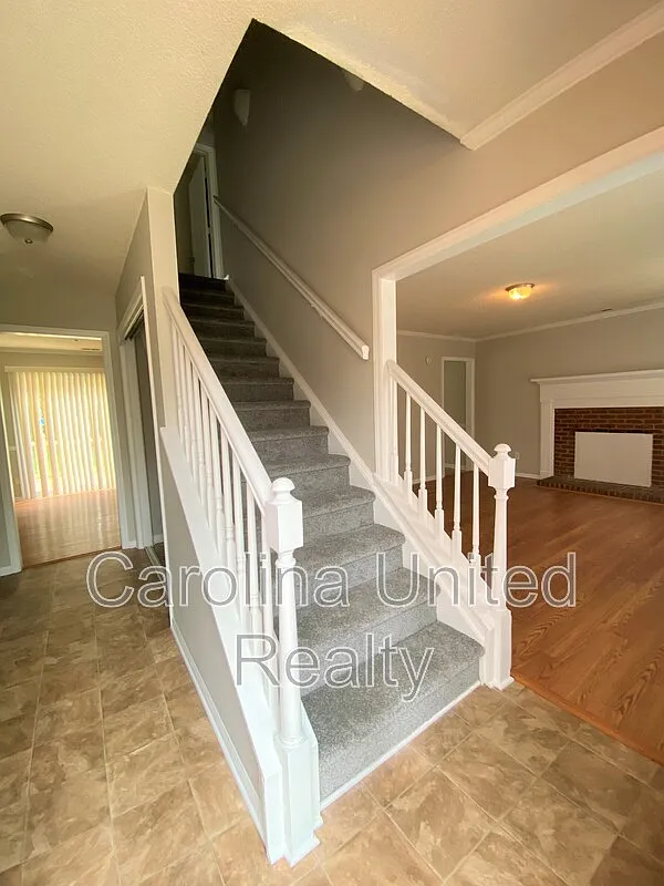 Hickory Ridge — Photo 4