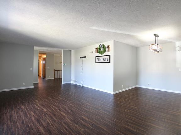 3rd image of 2306 Hillside Dr