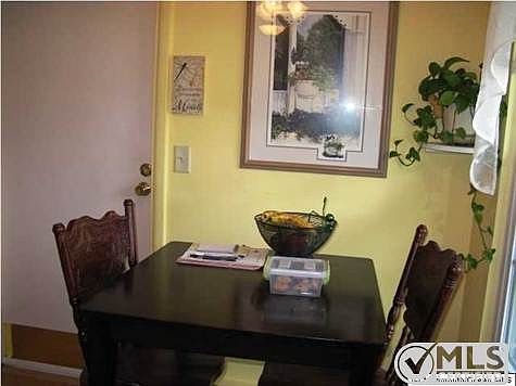 5th image of 19B Gramercy Ln #B