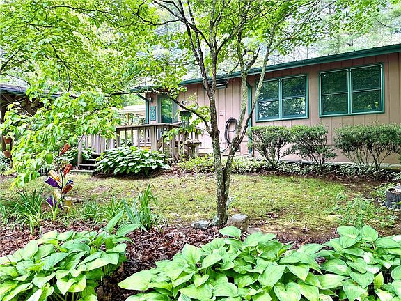 3rd image of 71 Yarrow Circle