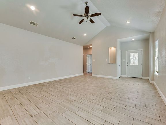 5th image of 3607 Pickett St