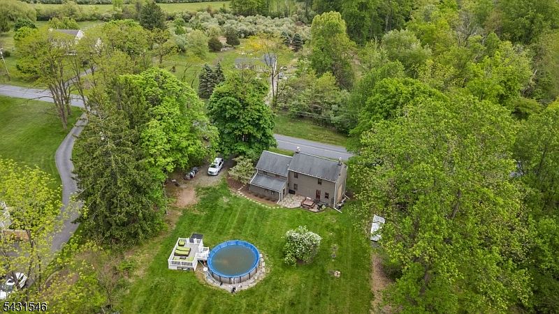 1st image of 490 Mine Rd