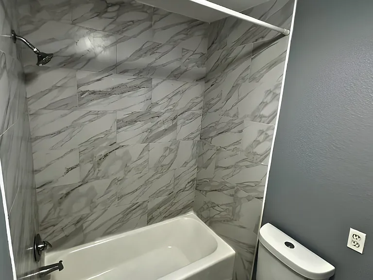 312 N Chestnut St #205 — Photo 4