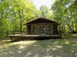 856 Gold Finch Rd, Bushkill, PA 18324