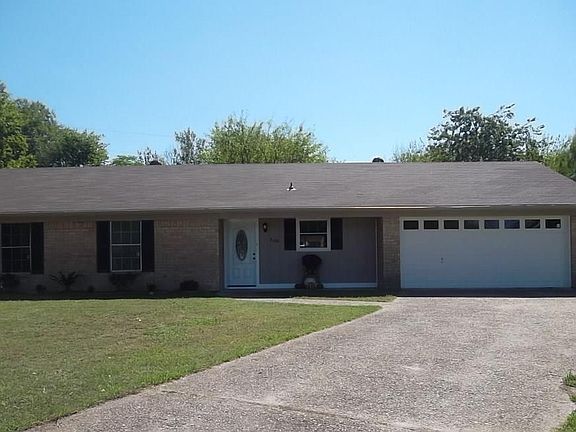3rd image of 2600 Sandy Cir