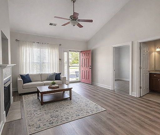 2nd image of 2795 Clover Rd