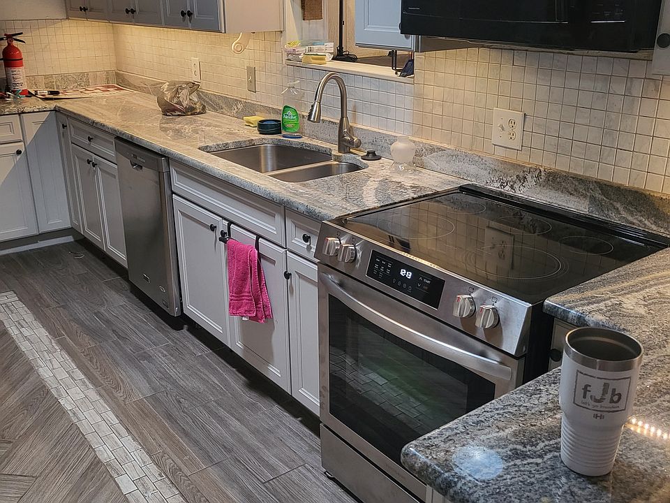 2nd image of 1546 S Lawther Dr