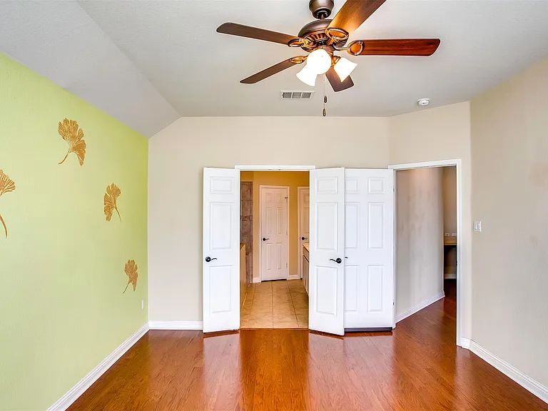 1721 Elaina Loop — Photo 17