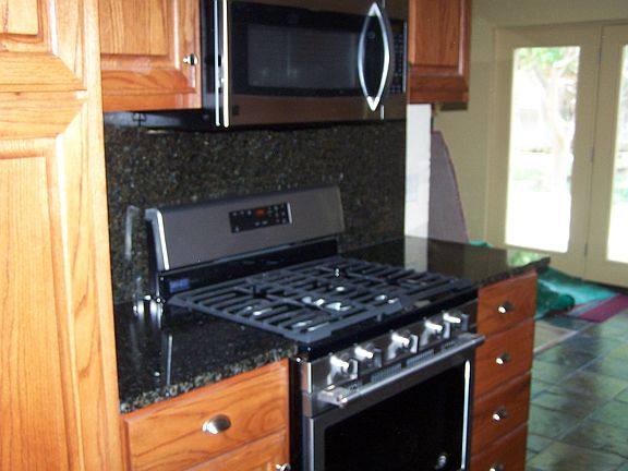 4th image of 2304 Cherokee Dr