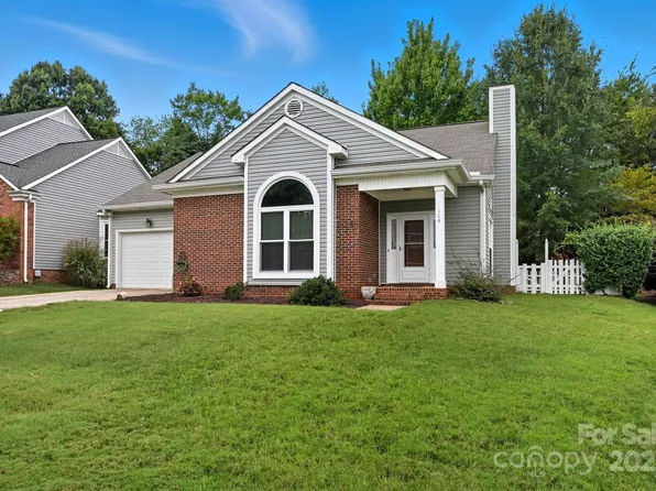 116 Lakewood Circle Dr, Mooresville, NC 28117