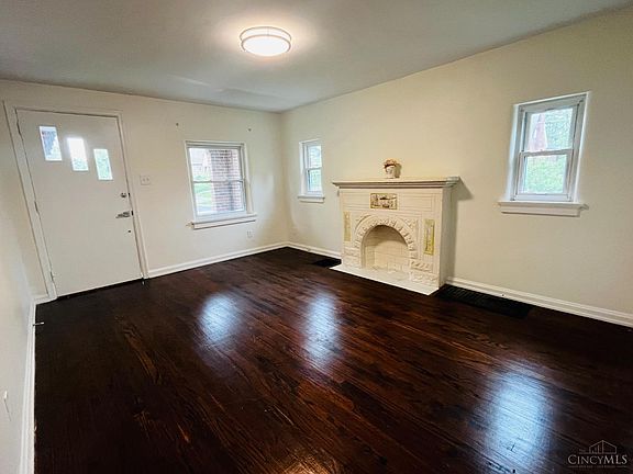 4th image of 3160 Veazey Ave