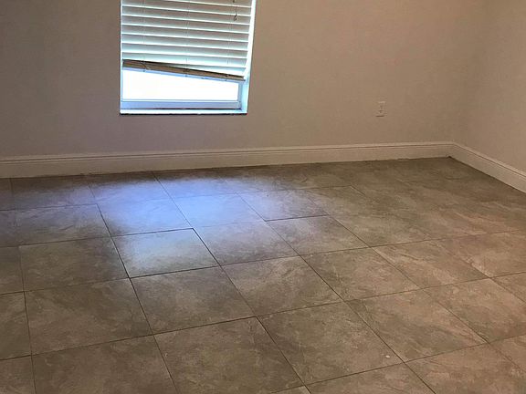 5th image of 206 Banbury Pl