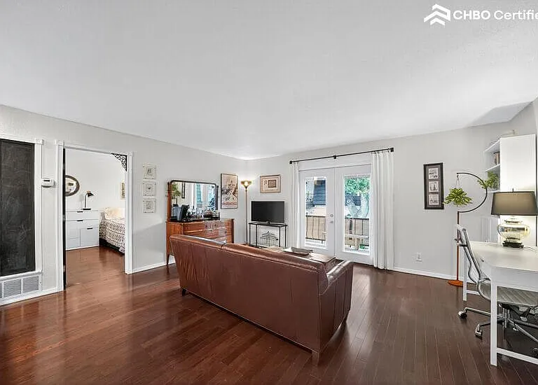 8038 Broadway #238 — Photo 9