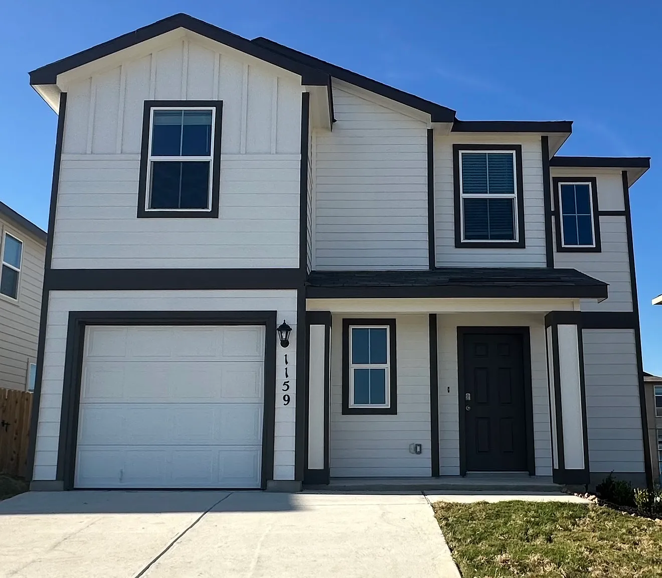 4 bed, 2.5 bath, 1839 sqft, $1,900 — Photo 2