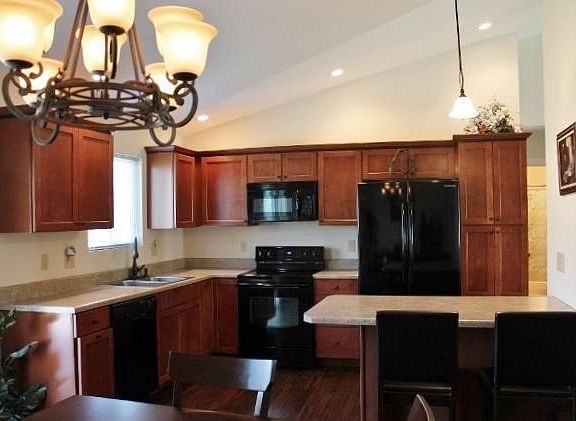 4th image of 218 Lakeview Heights Dr