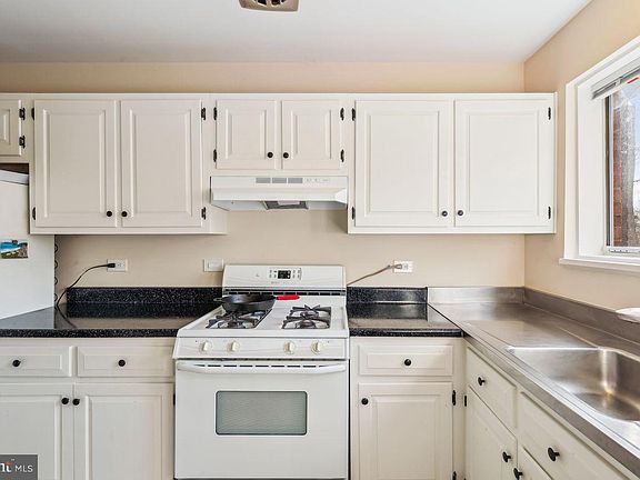 4th image of 10600 Kenilworth Ave APT 203