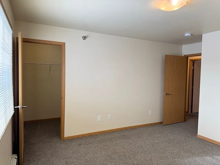 West Lake III Apartments — Photo 193