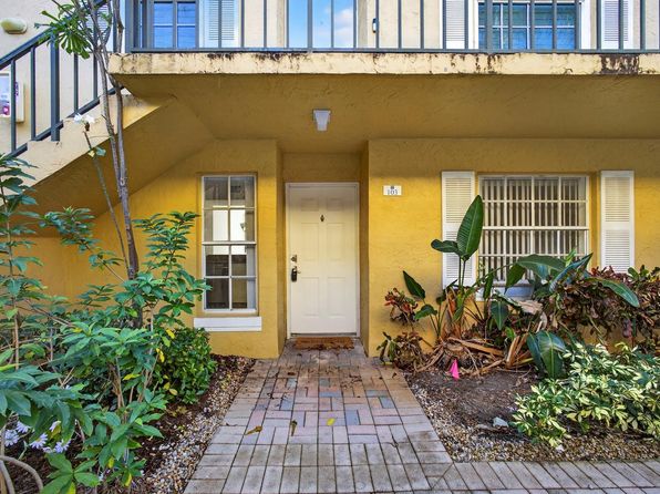 1120 Lake Shore Dr APT 103