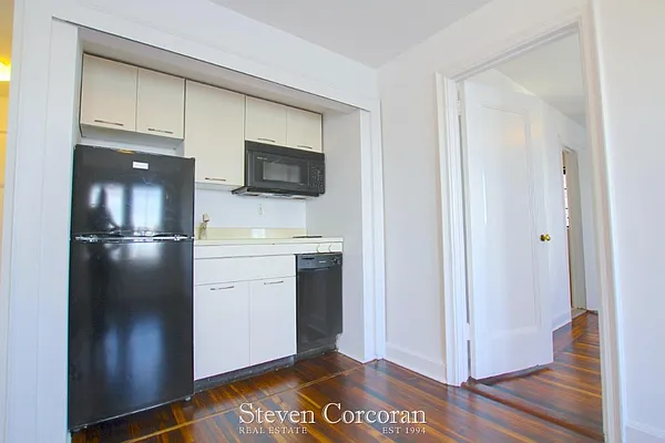 Rented by Steven Corcoran Real Estate | media 11