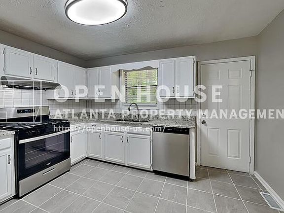 4th image of 7796 Mountain Creek Way