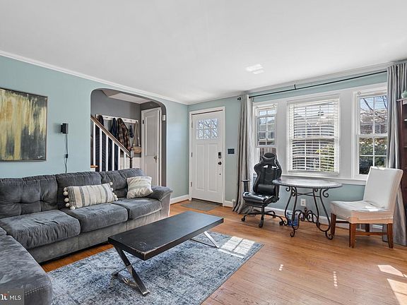 2nd image of 150 Hopkins Rd