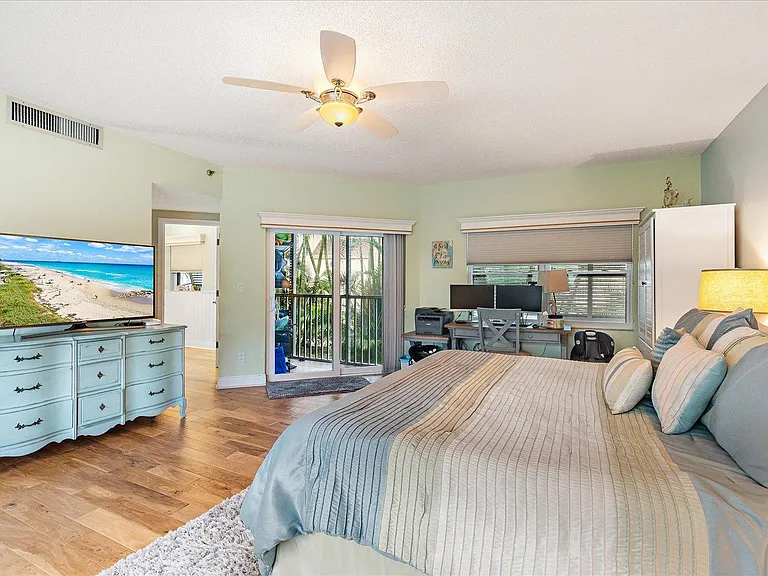 5621 Gulf Of Mexico Dr #103 — Photo 11