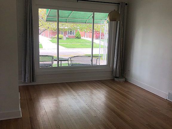 3rd image of 3961 Lincoln Blvd