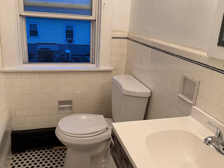 618 Reservoir Ave #3 — Photo 11
