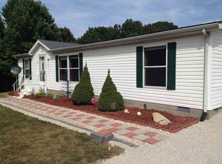 818 N Lowder Rd, Bloomfield, IN 47424