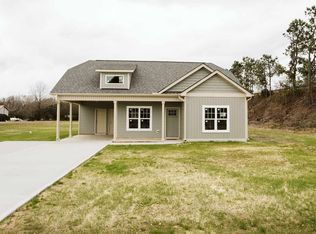 206 N 6th St, Erwin, NC 28339