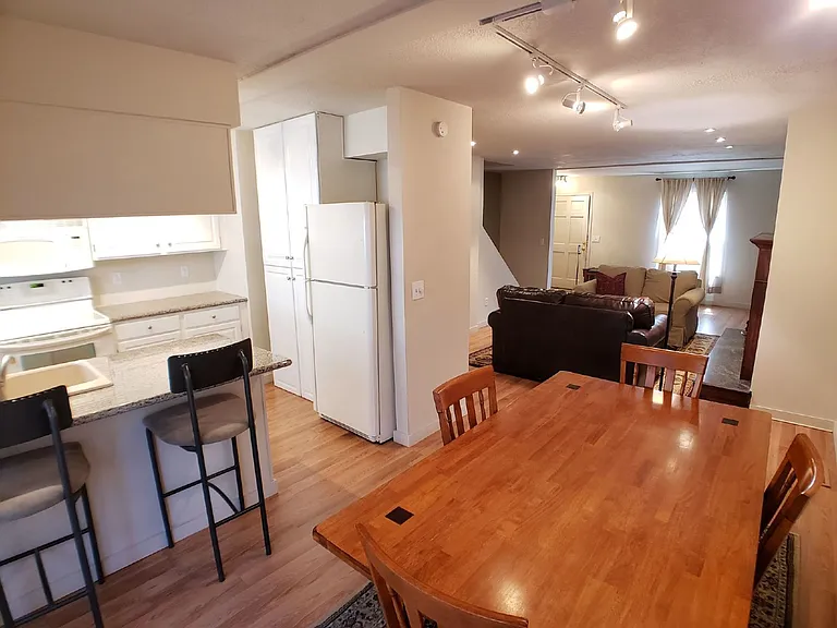 1048 Josephine St #B — Photo 3