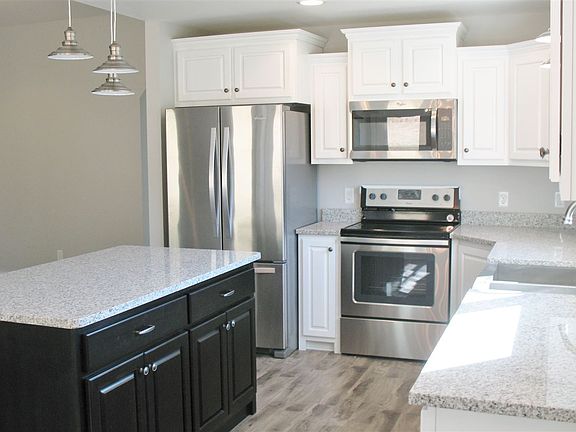 4th image of 905 Granite Dr