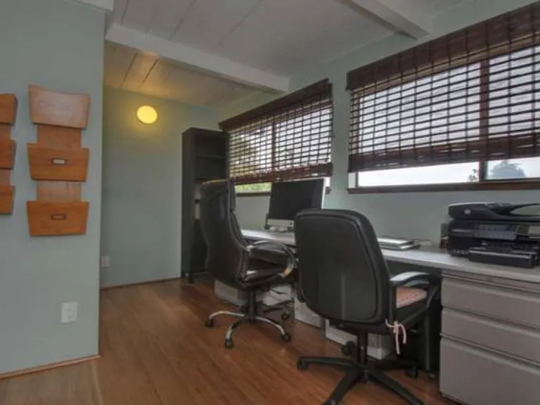 228 Treasure Island Dr — Photo 17
