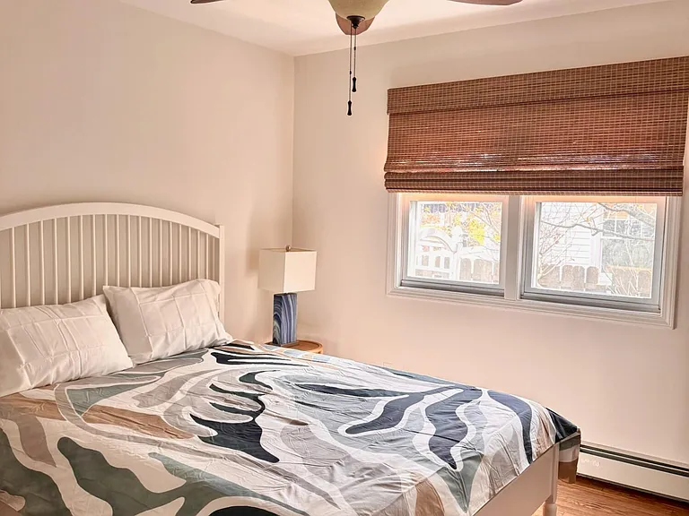 561 Monmouth Ave — Photo 14
