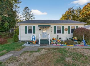 30 Midway Oval, Groton, CT 06340