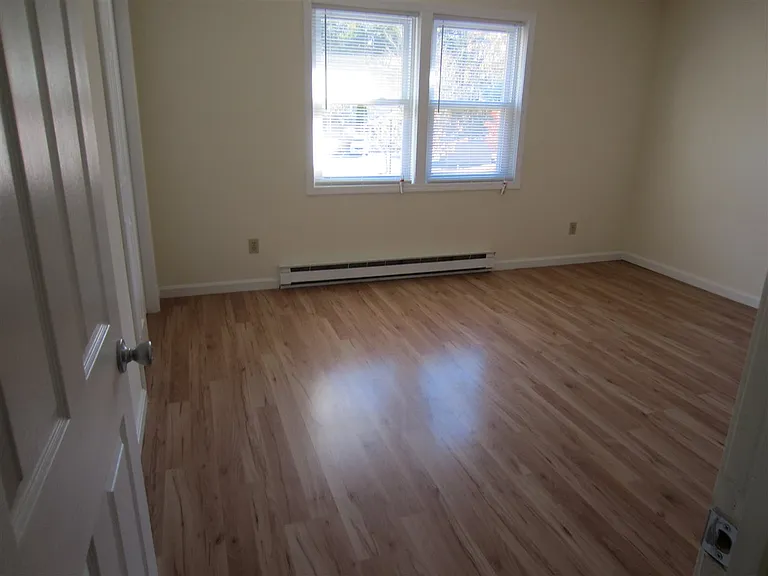 1025 S Mammoth Rd #6 — Photo 17