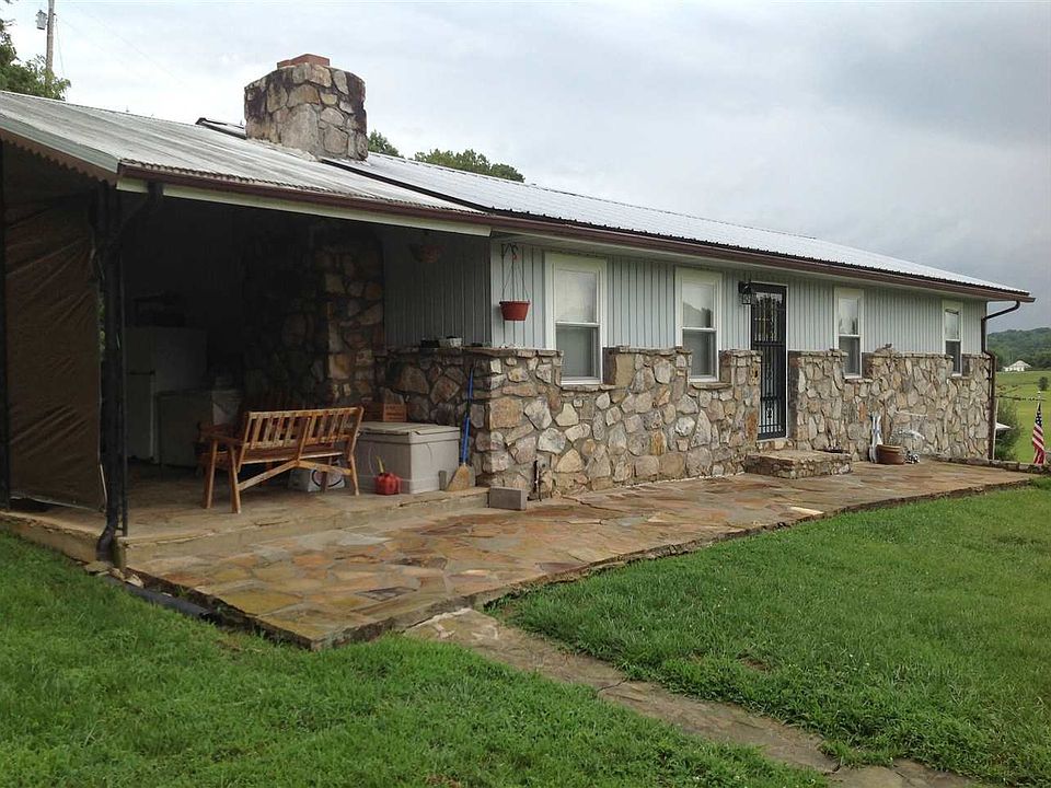 1st image of 285 Matthews Ln