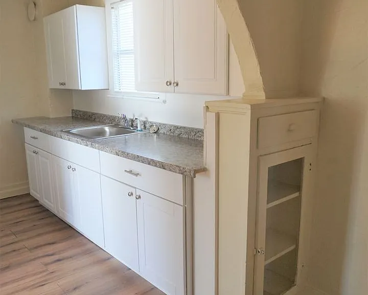 523 SW 26 — Photo 17