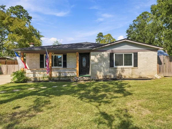227 Glencroft Ct, Huffman, TX 77336