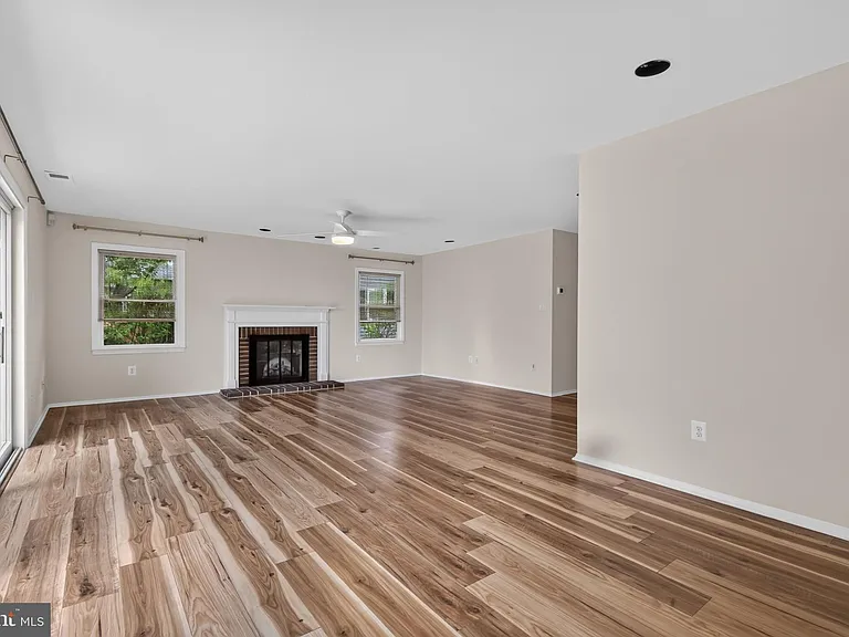 4214 Penner Ln — Photo 11