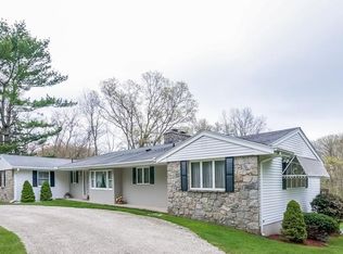 95 Sunset Hill Dr, Branford, CT 06405