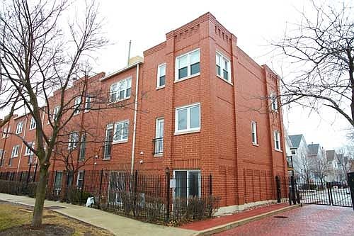 1st image of 2901 N Wolcott Ave Unit J